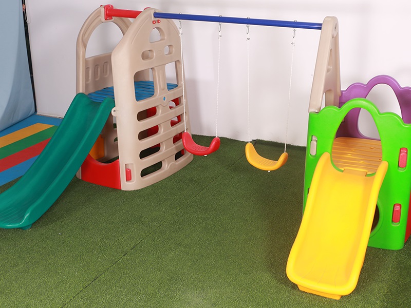 toddlers plastic playhouse with slide&swing seat SLWJ-016