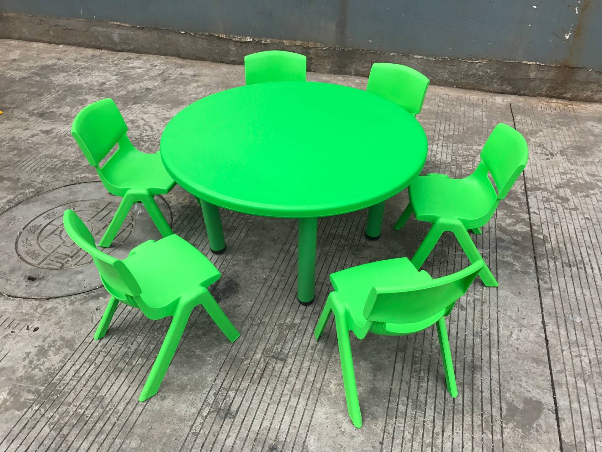 children's plastic round table SLZ-052